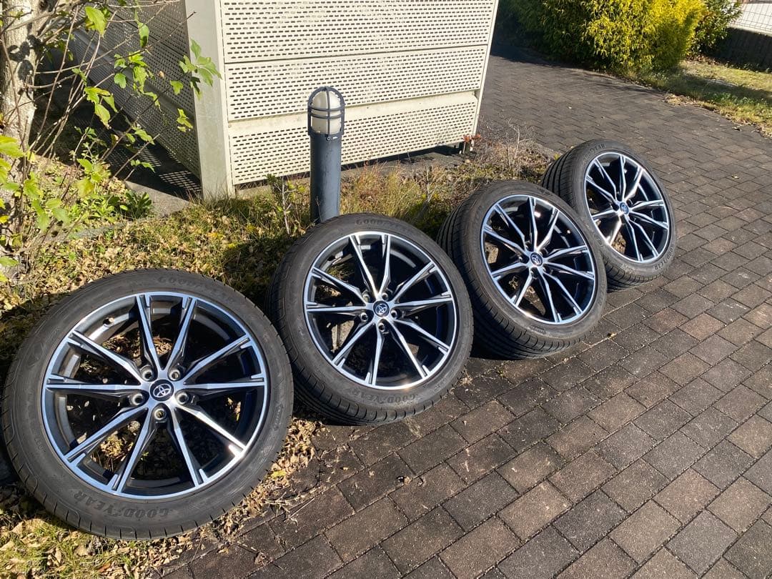 86 ZN6型後期純正17インチタイヤセット