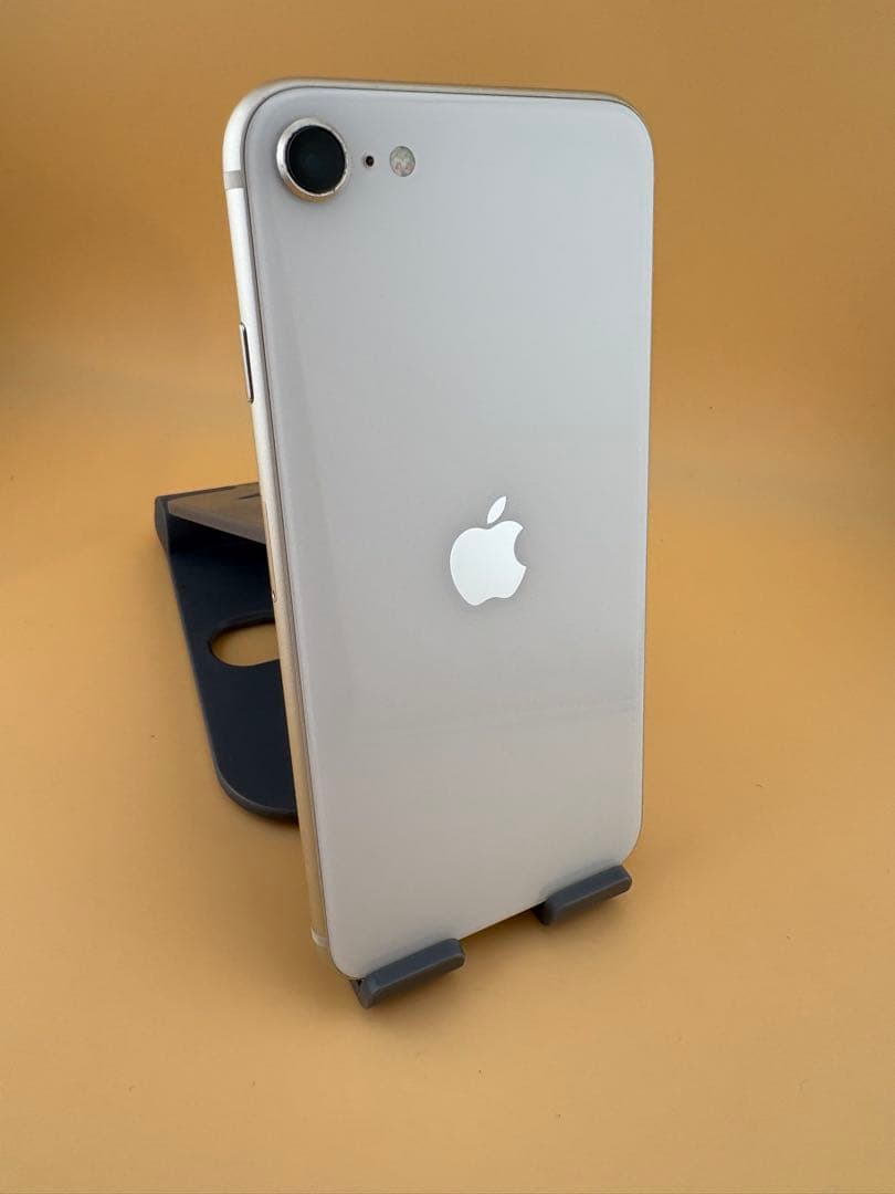 iphone SE 代3世代　64GB スターライト　バッテリー100%