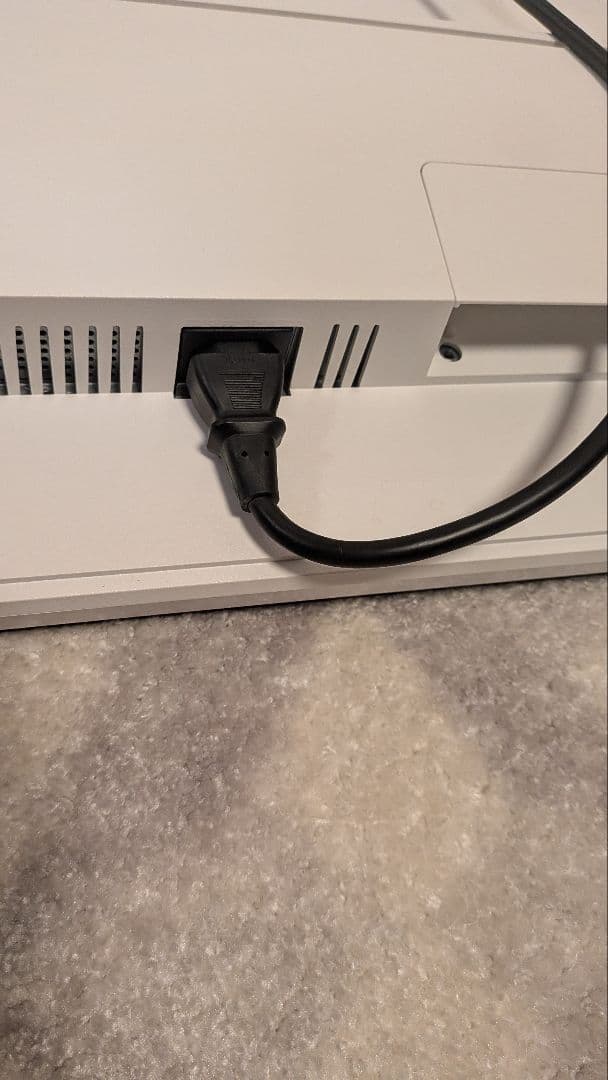 ET322QK　4 k モニター　31.5インチ