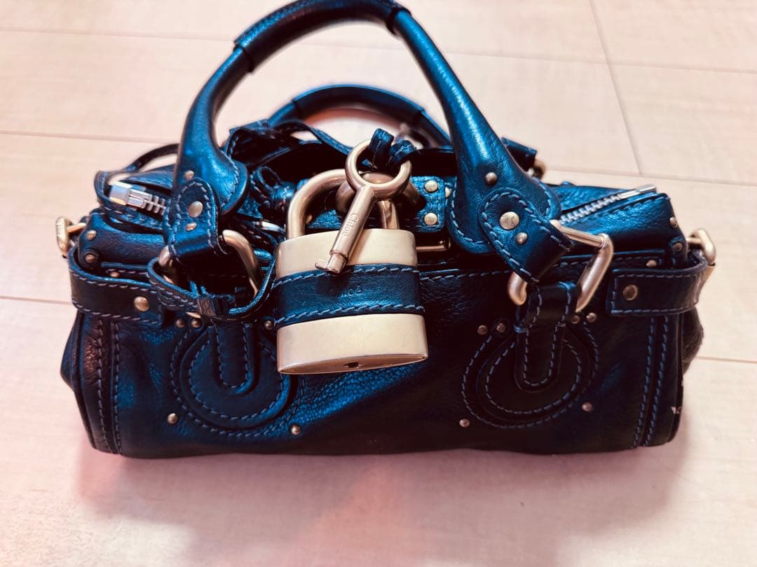 Chloe レザー ハンドバッグ ロック付き