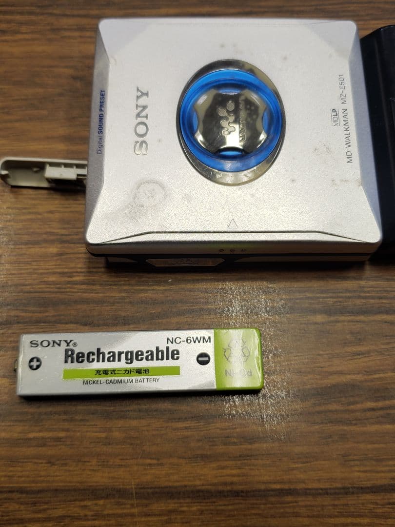 ソニーMDウォークマン　 MD WALKMAN MZ-E501