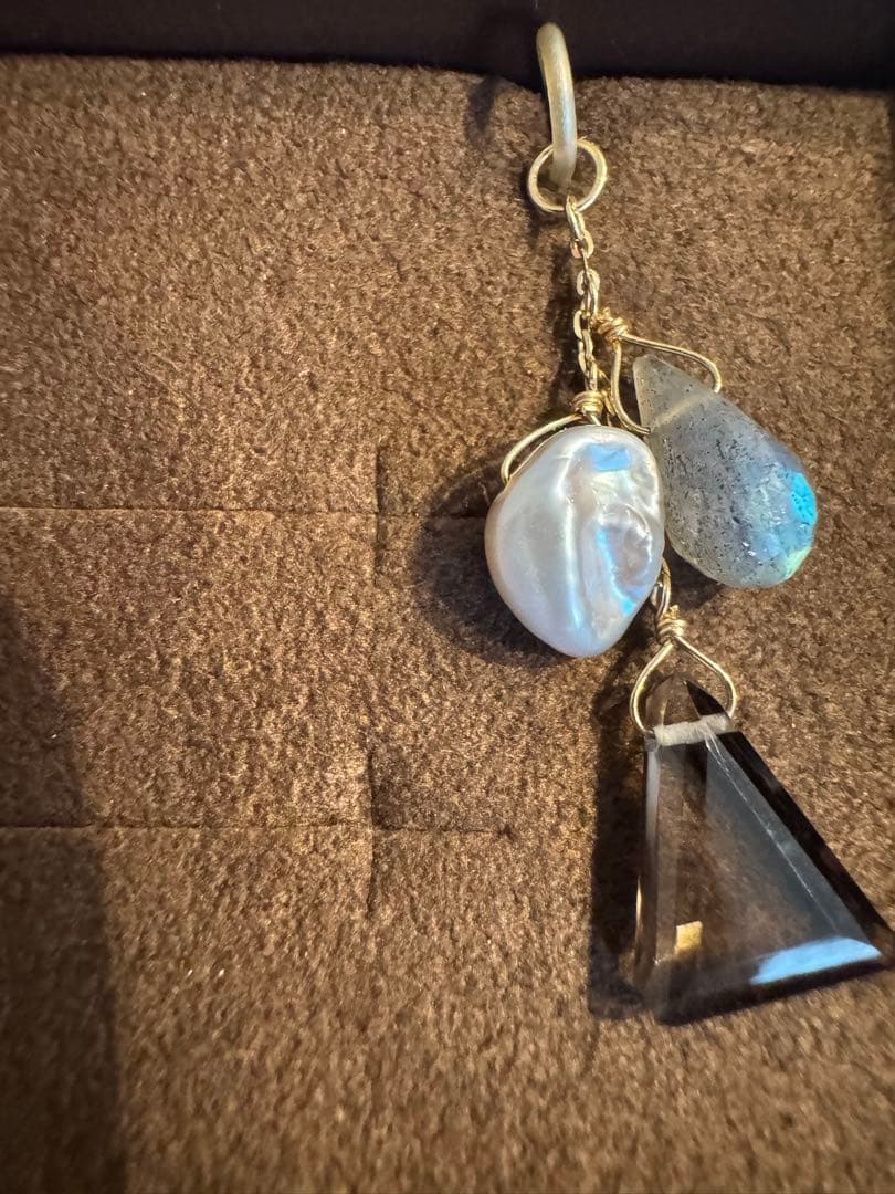 美品　agete アガット　ピアスチャーム　K10 ラブラドライト