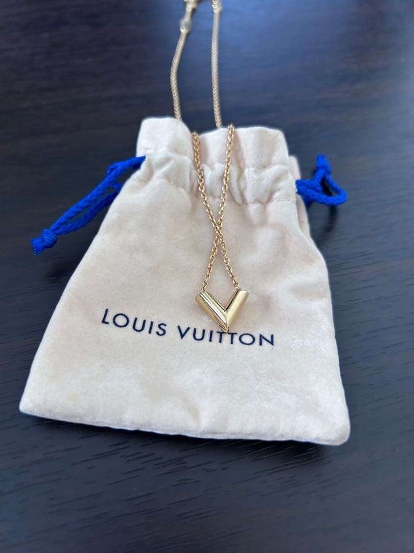 LOUIS VUITTON V字型ネックレス ゴールド