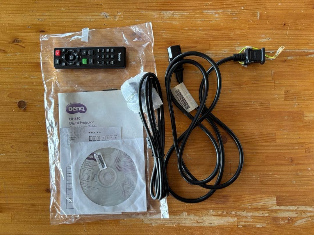 BenQ MH680 デジタルプロジェクター