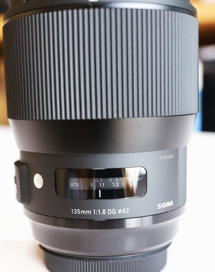 SIGMA 135mm F1.8 DG HSM Artレンズ 　キヤノンEF