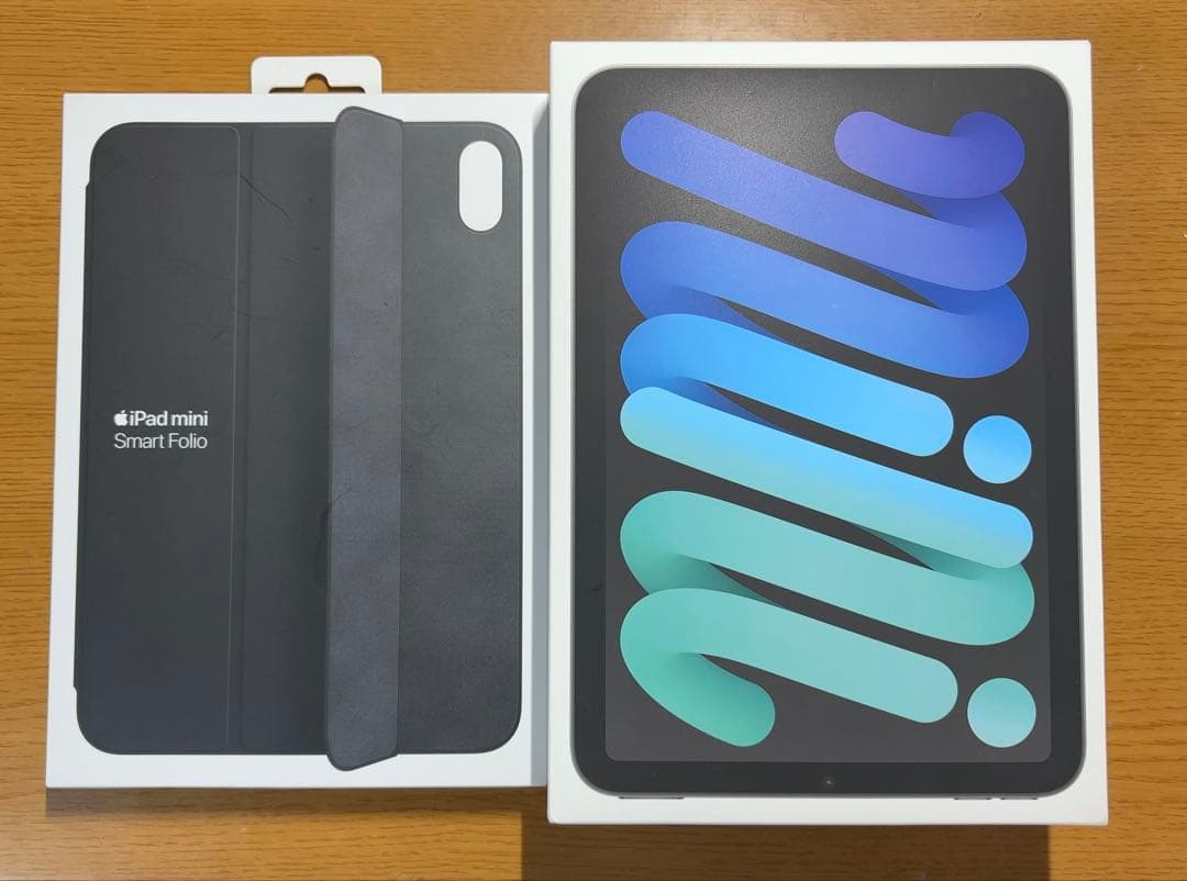 iPad mini (A17 pro) スペースグレー Smart Folio