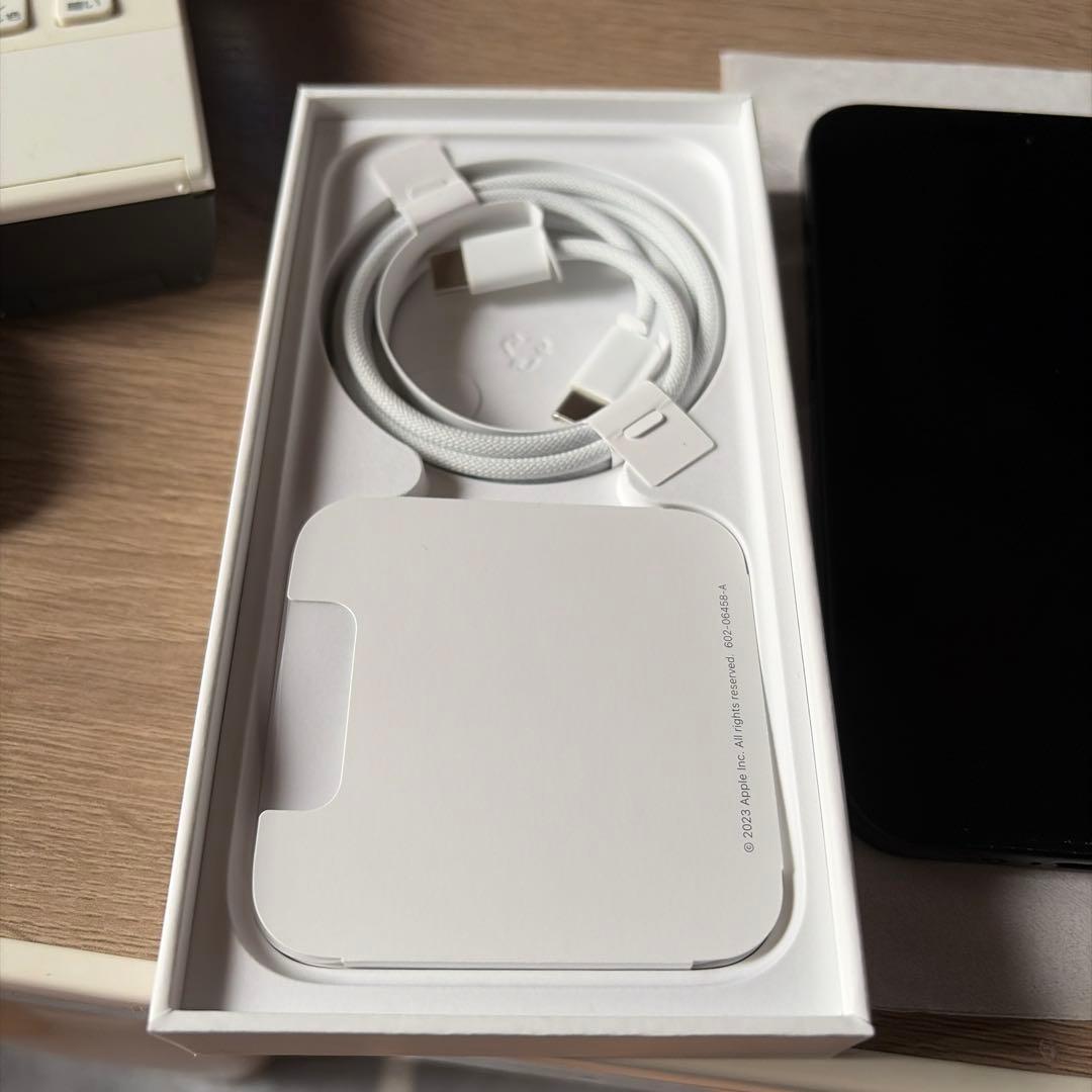 【美品】iPhone15 256gb ブラック SIMフリー