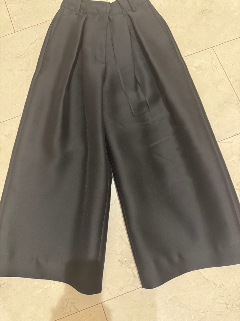 heve サテンフレアガウチョパンツ　36