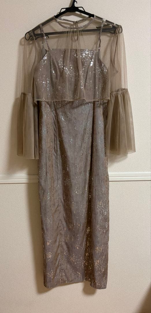 【タグ付き・Leja】シアーチュールベルスリーブペイントIラインワンピースドレス