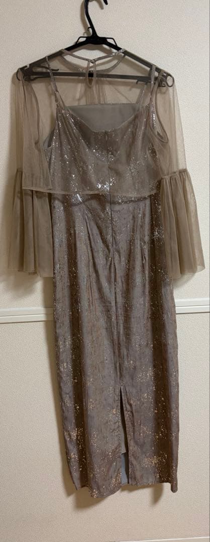 【タグ付き・Leja】シアーチュールベルスリーブペイントIラインワンピースドレス