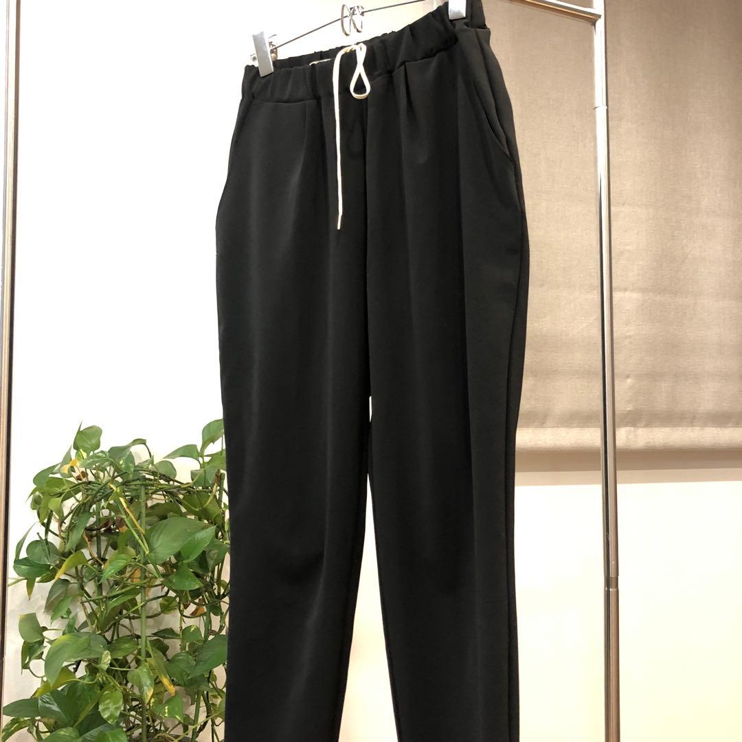 OUR 頼れるテーパードパンツ　黒