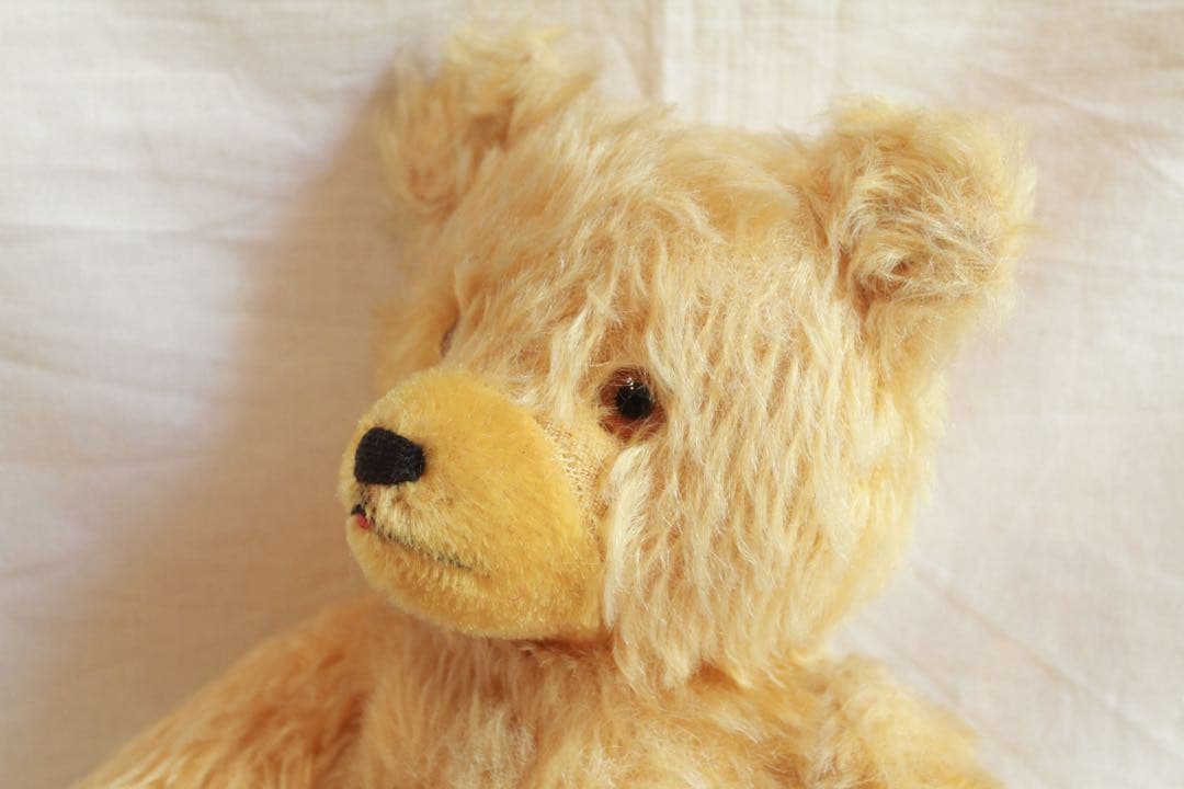 【いちご】アンティーク　テディベア　ぬいぐるみ￼