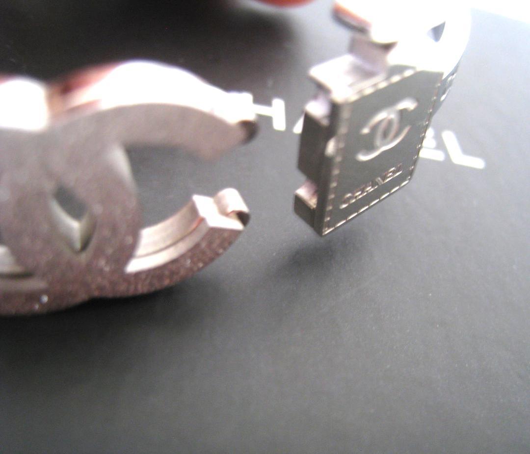 CHANEL シャネル　バングル　香水瓶モチ－フ