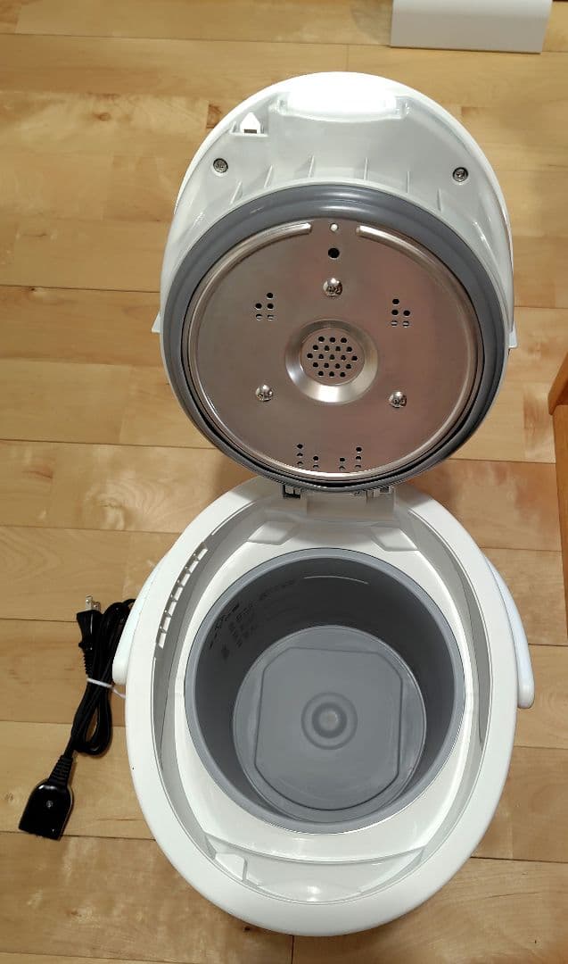 値下げしました。Zojirushi スチーム式加湿器 EE-DE35-WA　白