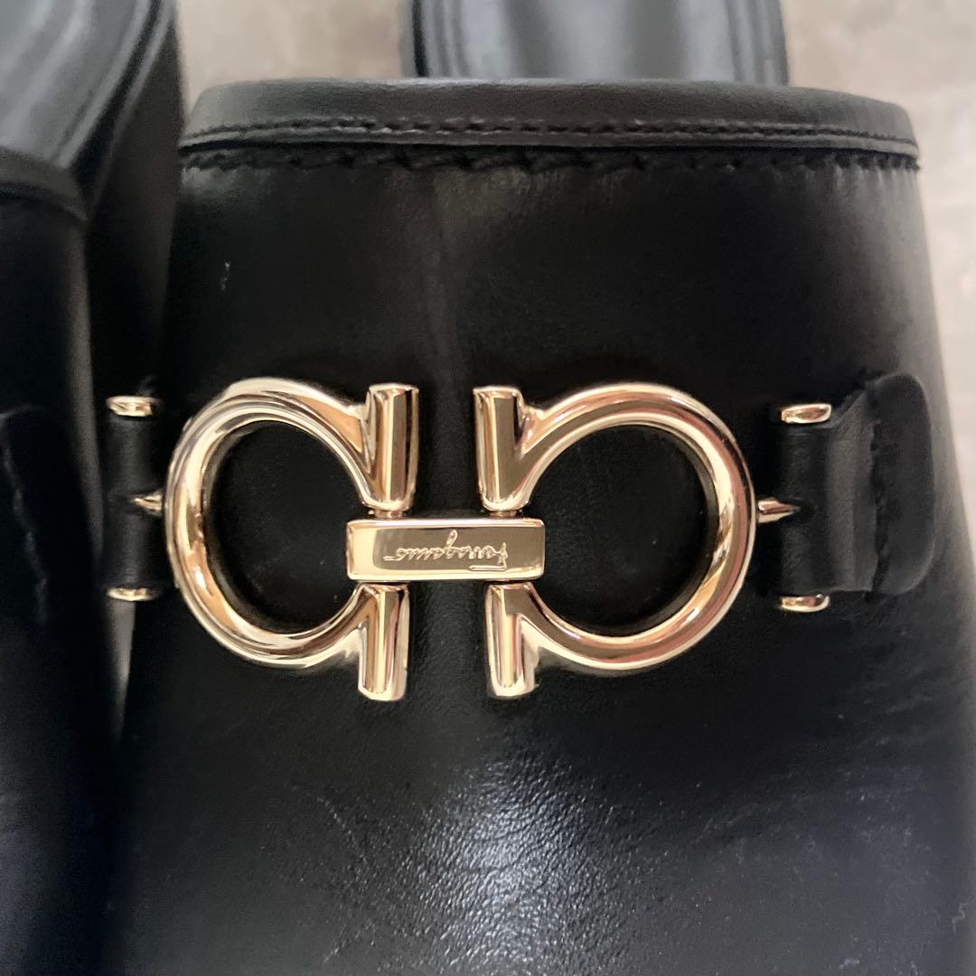 超希少　未使用級　サルヴァトーレフェラガモ　ミュールサンダル　ガンチーニ　レザー