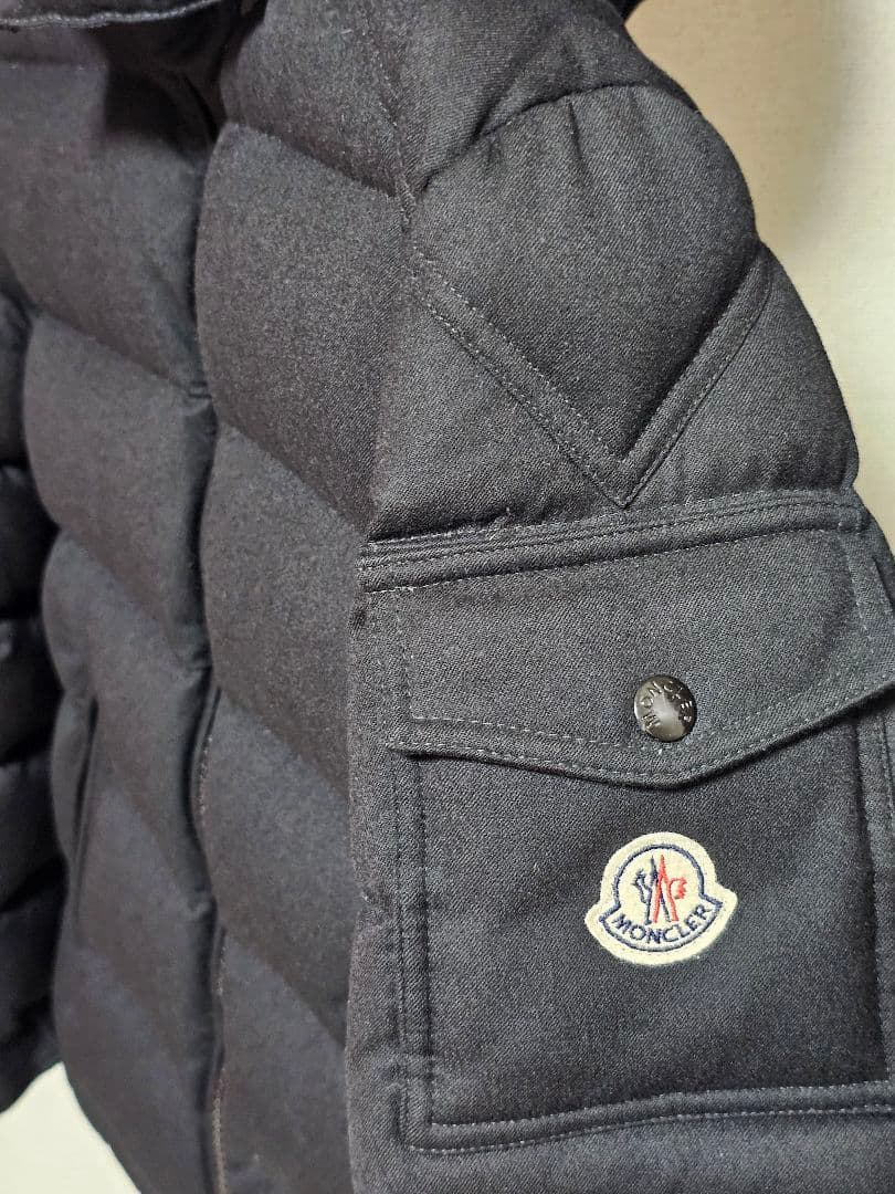 MONCLER フード付きダウンジャケット ブラック Size 0
