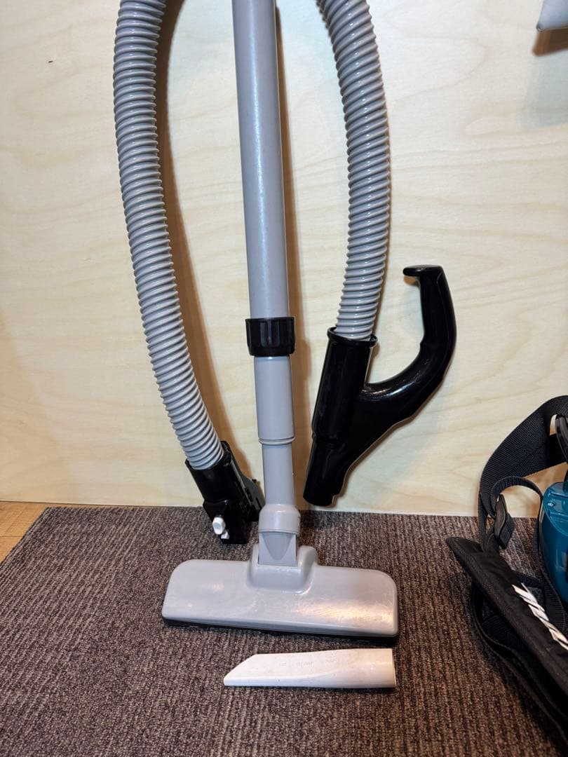 最終値下げ　Makita CL500D 中古品　掃除機 本体・ホース・ノズル付き