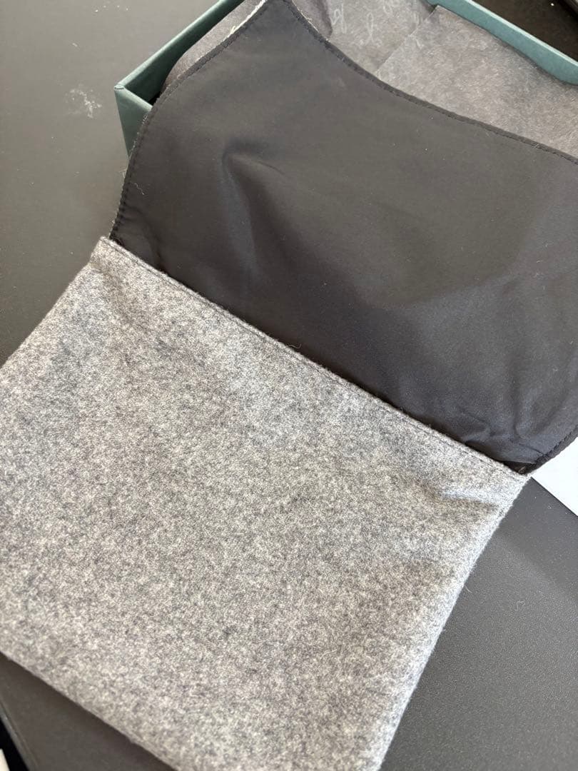 BERLUTI ギフト箱とウールポーチ