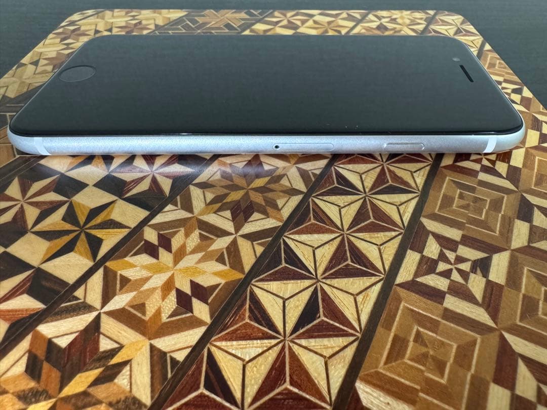 iPhone SE 2世代128GB