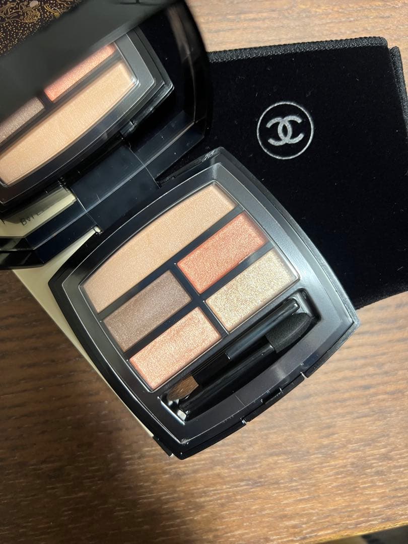 CHANEL LES BEIGES アイシャドウパレット WARM