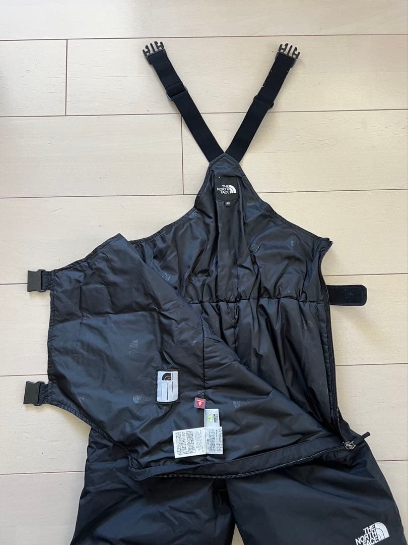 ノースフェイス スノーインサレーションビブ　キッズ　140 美品スノボ　スキー