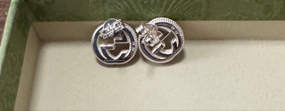 GUCCI シルバー GGロゴ ピアス