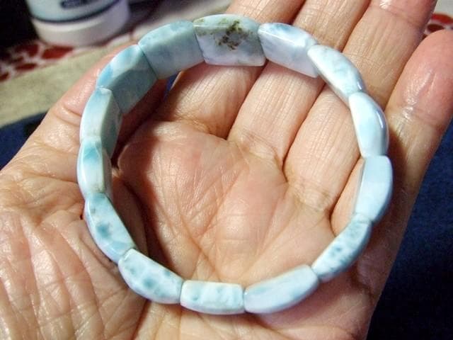 新品未使用　天然石ラリマー バングル型ブレスレット　内径15～１６センチ