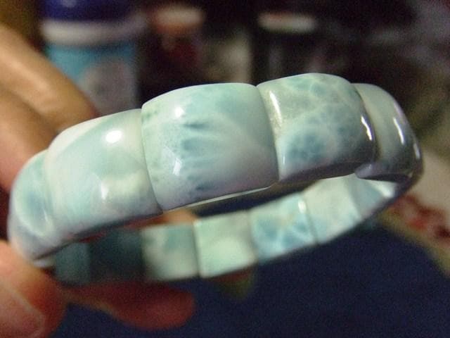 新品未使用　天然石ラリマー バングル型ブレスレット　内径15～１６センチ