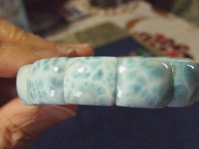 新品未使用　天然石ラリマー バングル型ブレスレット　内径15～１６センチ