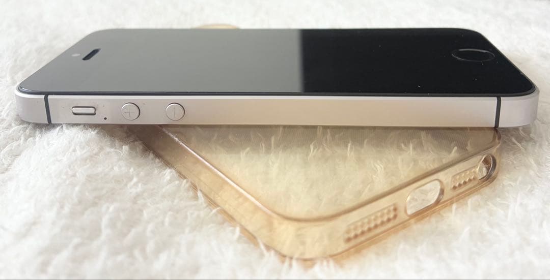 iPhone SE（初代） MP822J/A 32GBスペースグレー+保護ケース