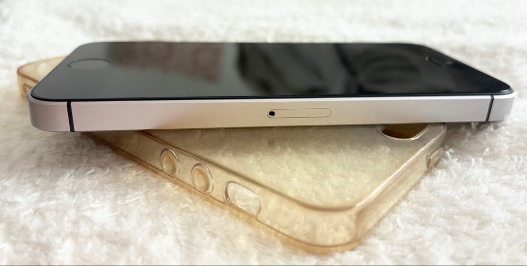 iPhone SE（初代） MP822J/A 32GBスペースグレー+保護ケース