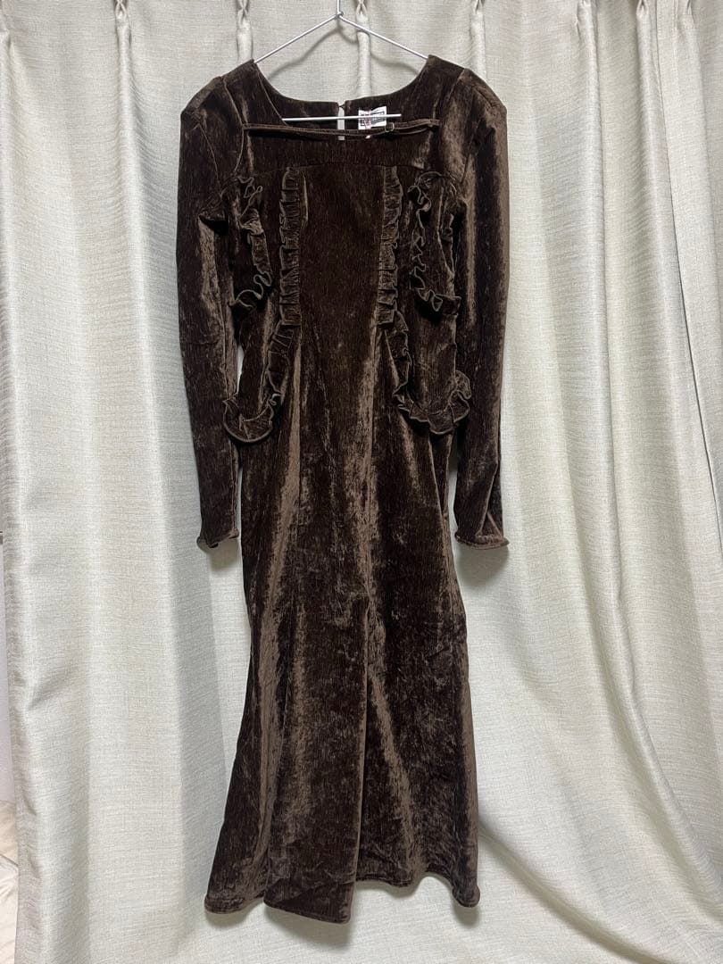 スーツ・フォーマル・ドレス KatrinTOKYO belted velour frill onepiece