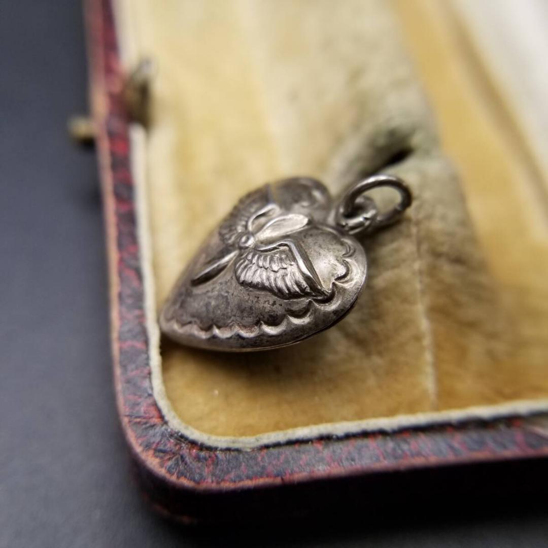 WWII期 ヴィンテージ スウィートハートジュエリー Prop & Wings