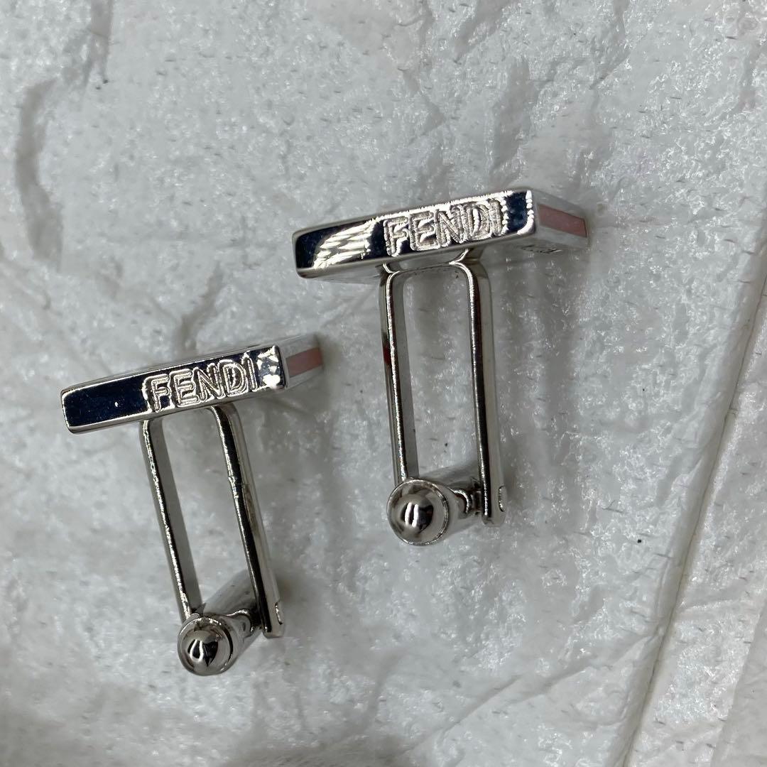 最終値下げ❗️極美品❗️FENDIフェンディバッグバグズモンスターカフスシルバー