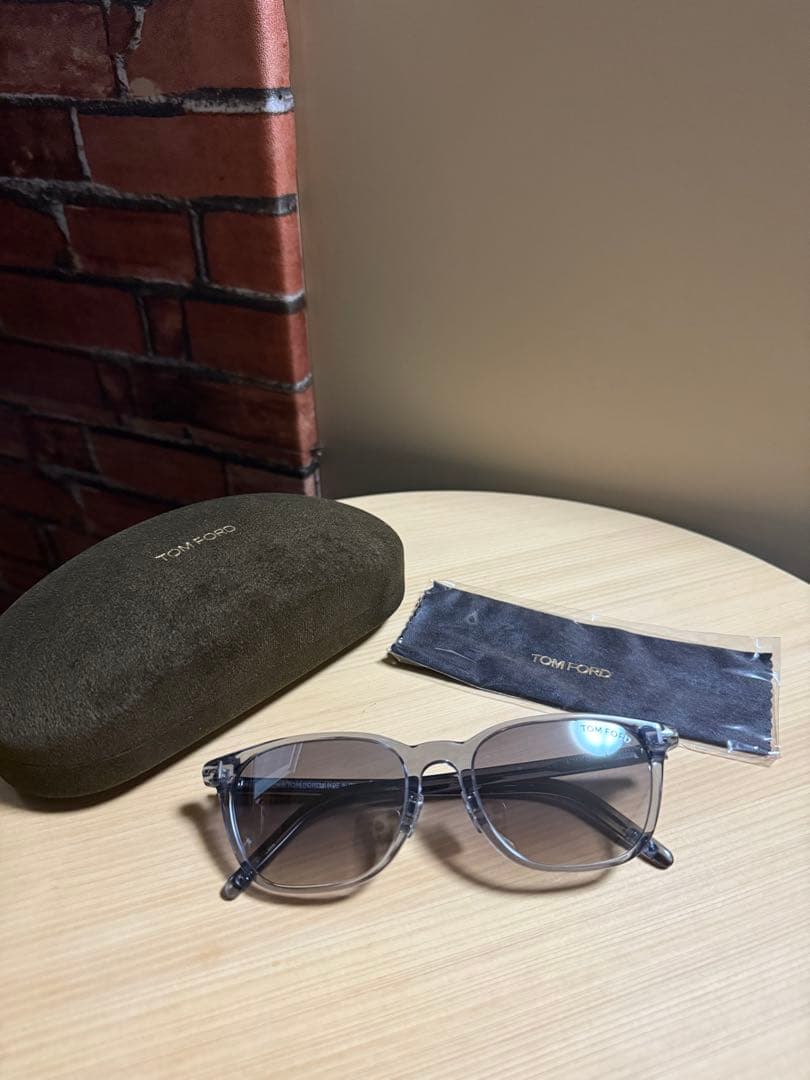 【極美品・付属完備】TOM FORD TF1040-D 20C サングラス