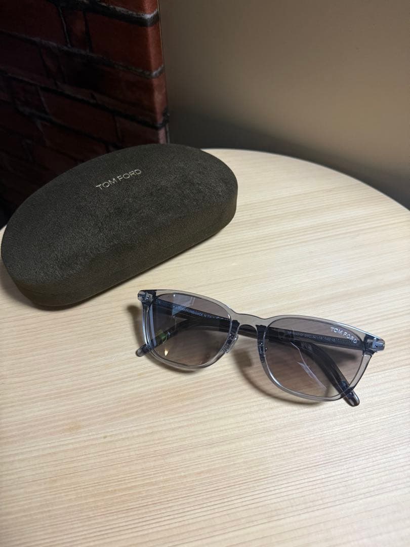 【極美品・付属完備】TOM FORD TF1040-D 20C サングラス