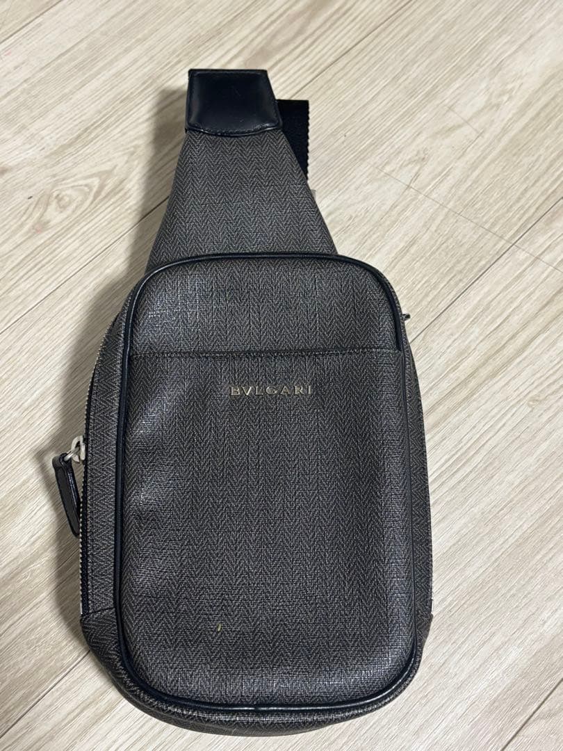 ブルガリウィークエンドボディバック