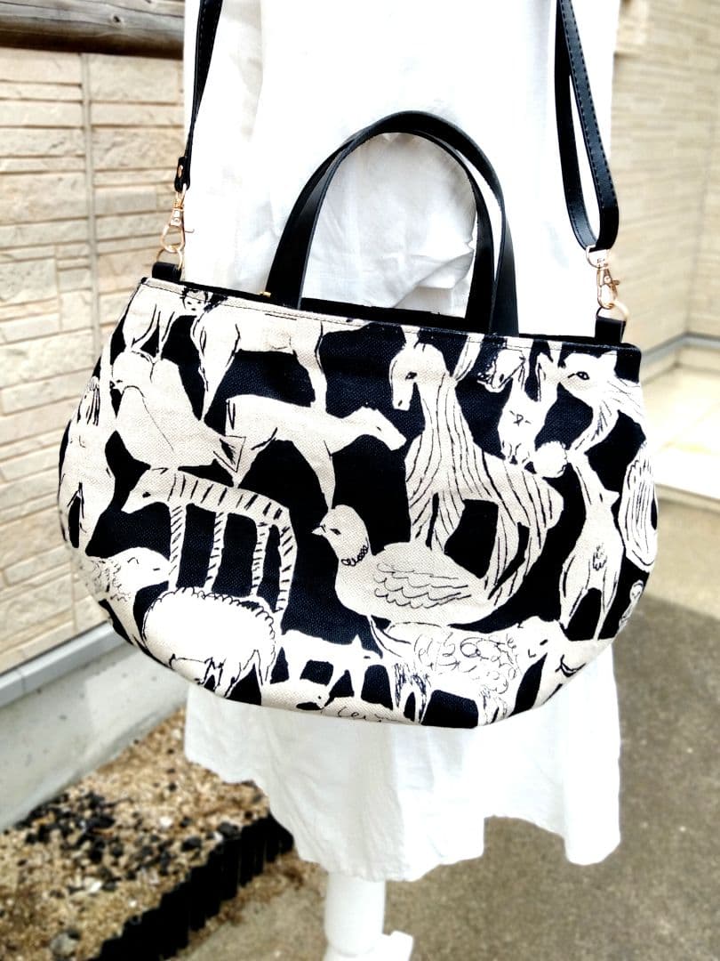 ミナペルホネン『丸みを帯びた2wayトートバッグ 』ショルダーストラップ付き