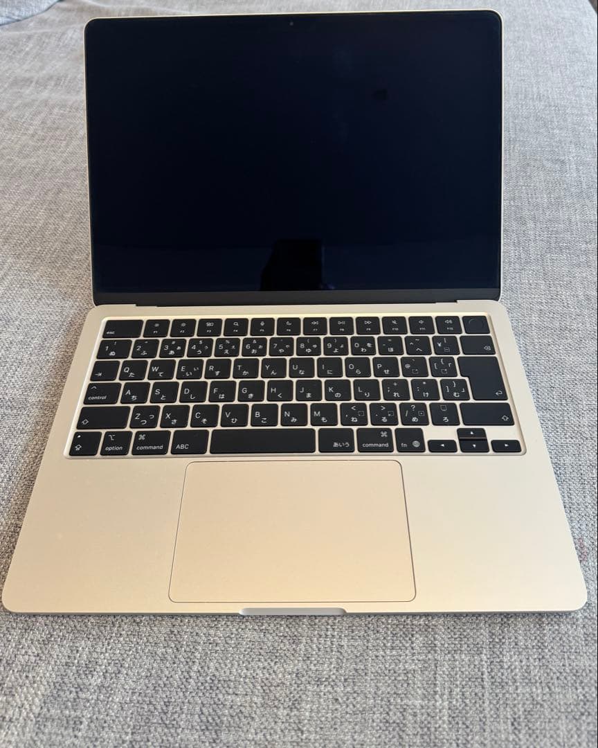 Apple MacBook Air M4 16GB 13インチ　スターライト