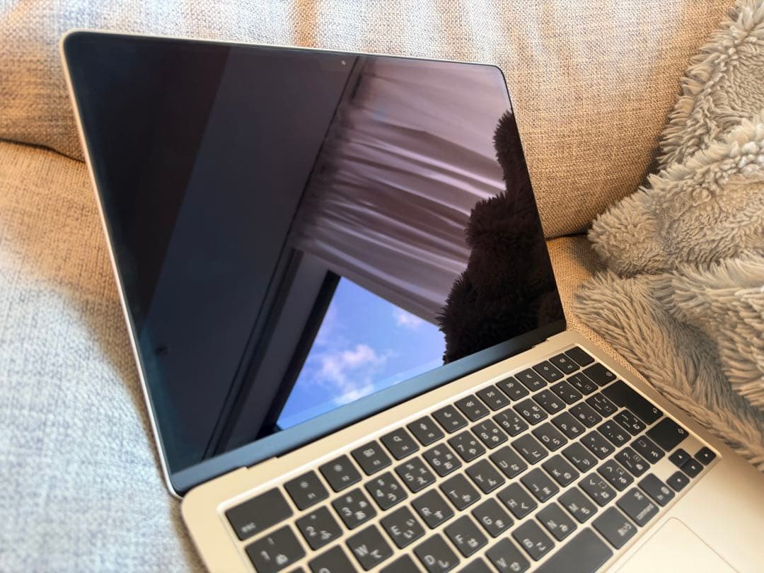 Apple MacBook Air M4 16GB 13インチ　スターライト