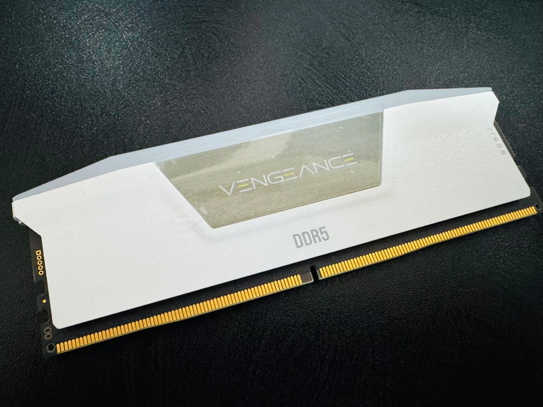 Corsair DDR5-6000 DRAM16GB×1 ホワイトモデル