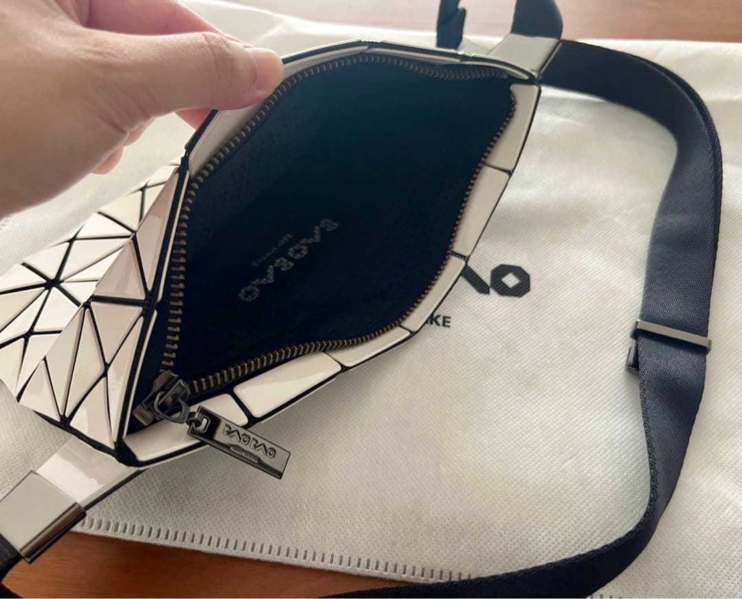 【入手困難】BAOBAO ISSEY MIYAKE ボディバッグ ウエストポーチ