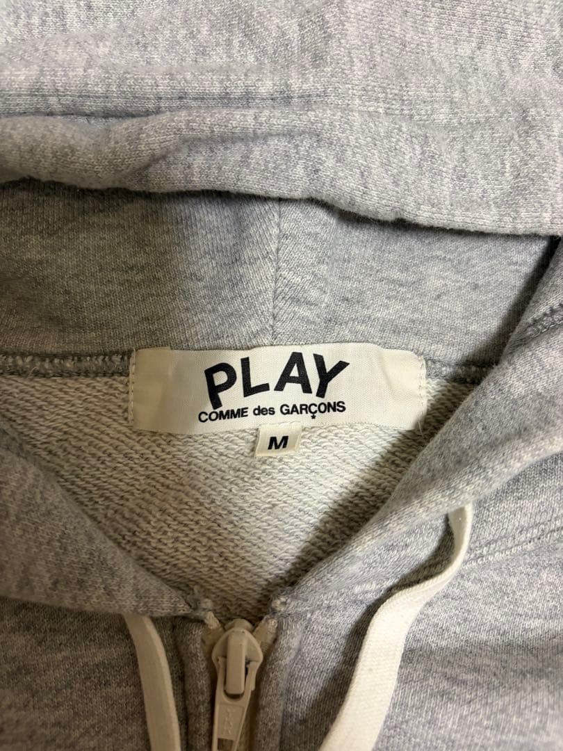 PLAY COMME des GARCONS グレーパーカー