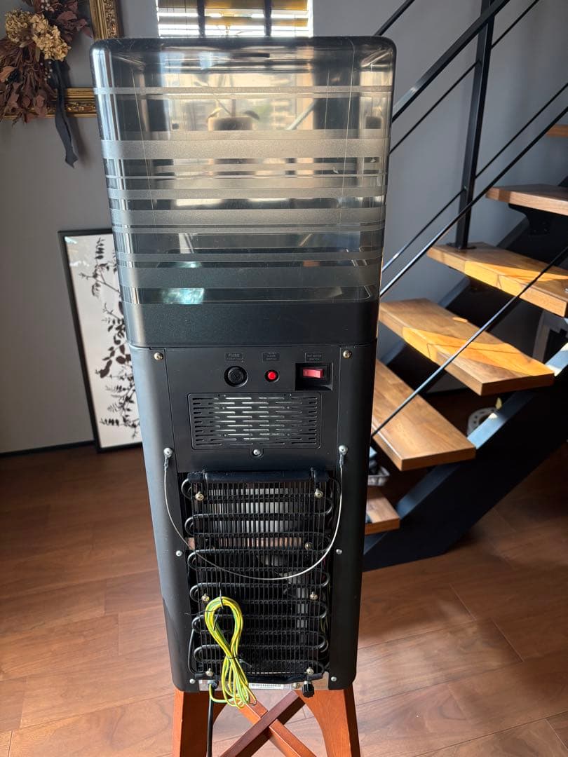 最終値下げ【送料込み】スタンド型ウォーターサーバー 黒