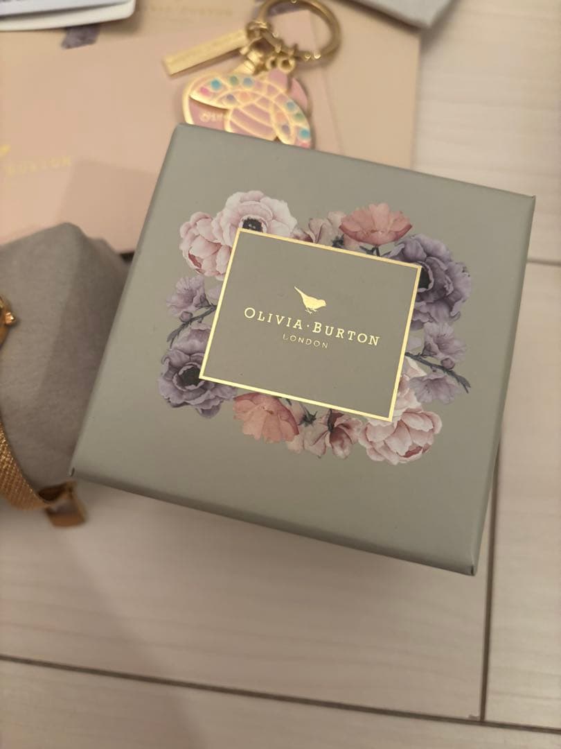 オリビアバートン　ハート　ゴールド　腕時計