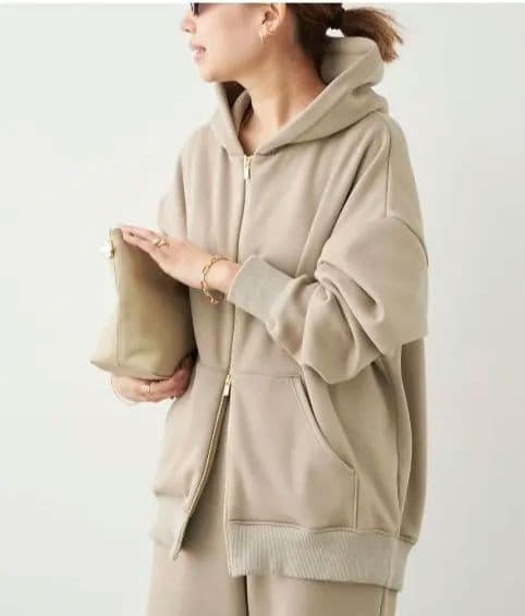 ドゥーズィエムクラス　ベージュ フルジップ パーカー