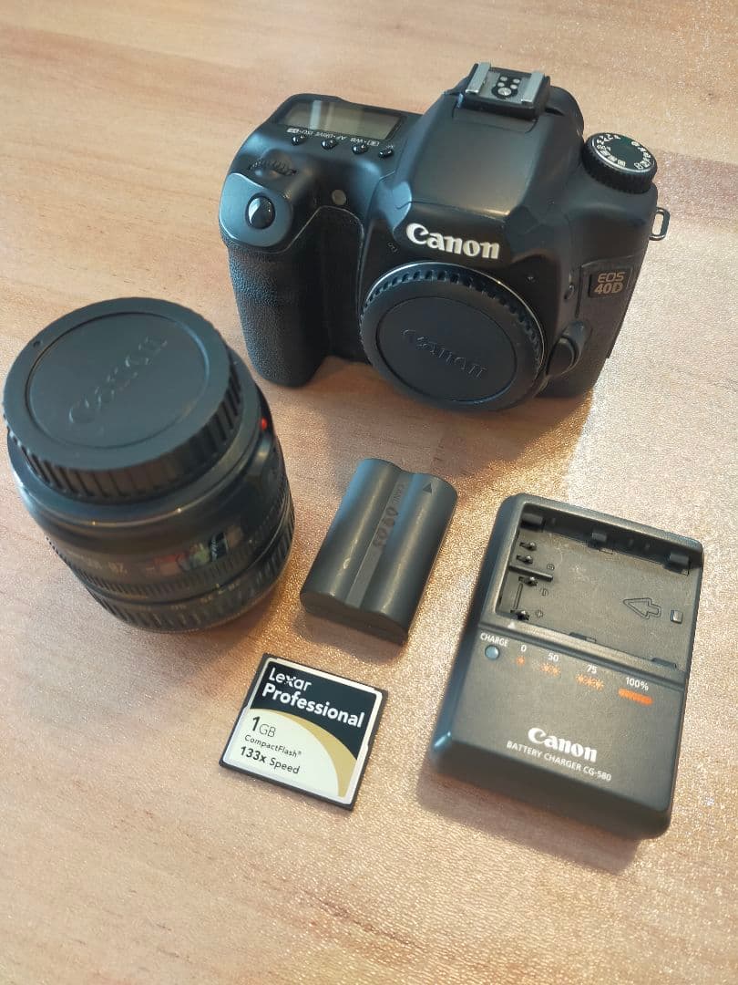 Canon EOS 40D デジタル一眼レフカメラ　キャノン
