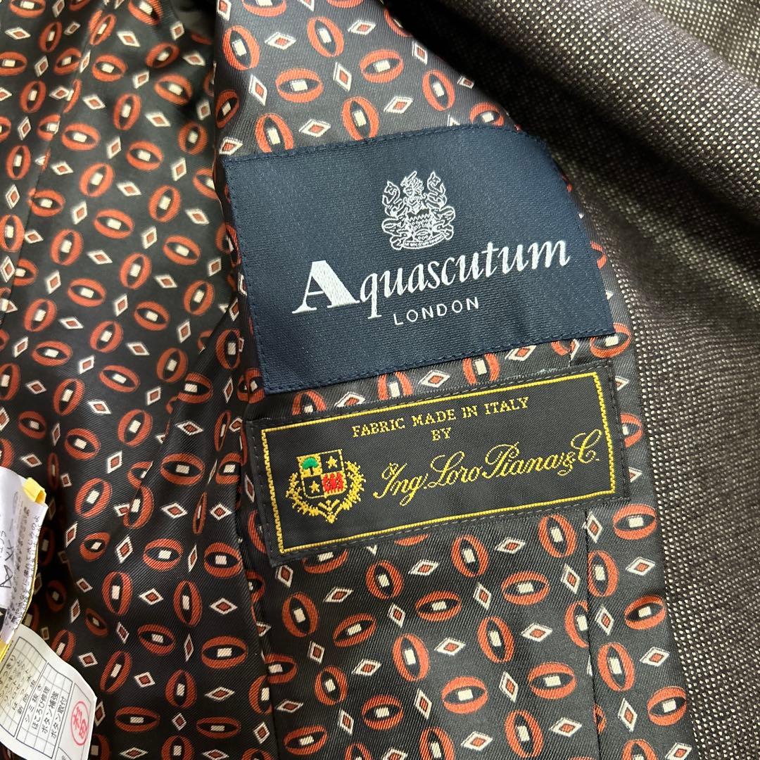 ぴろぴろ様用アクアスキュータムのレディーススーツ