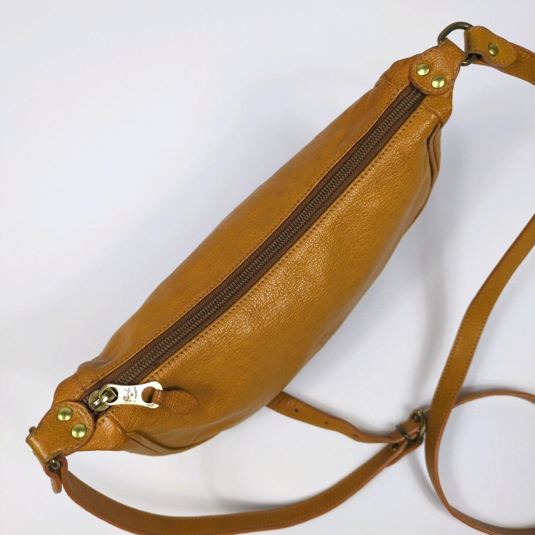 イルビゾンテ ショルダーバッグ キャメル ハーフムーン 三日月 シボ