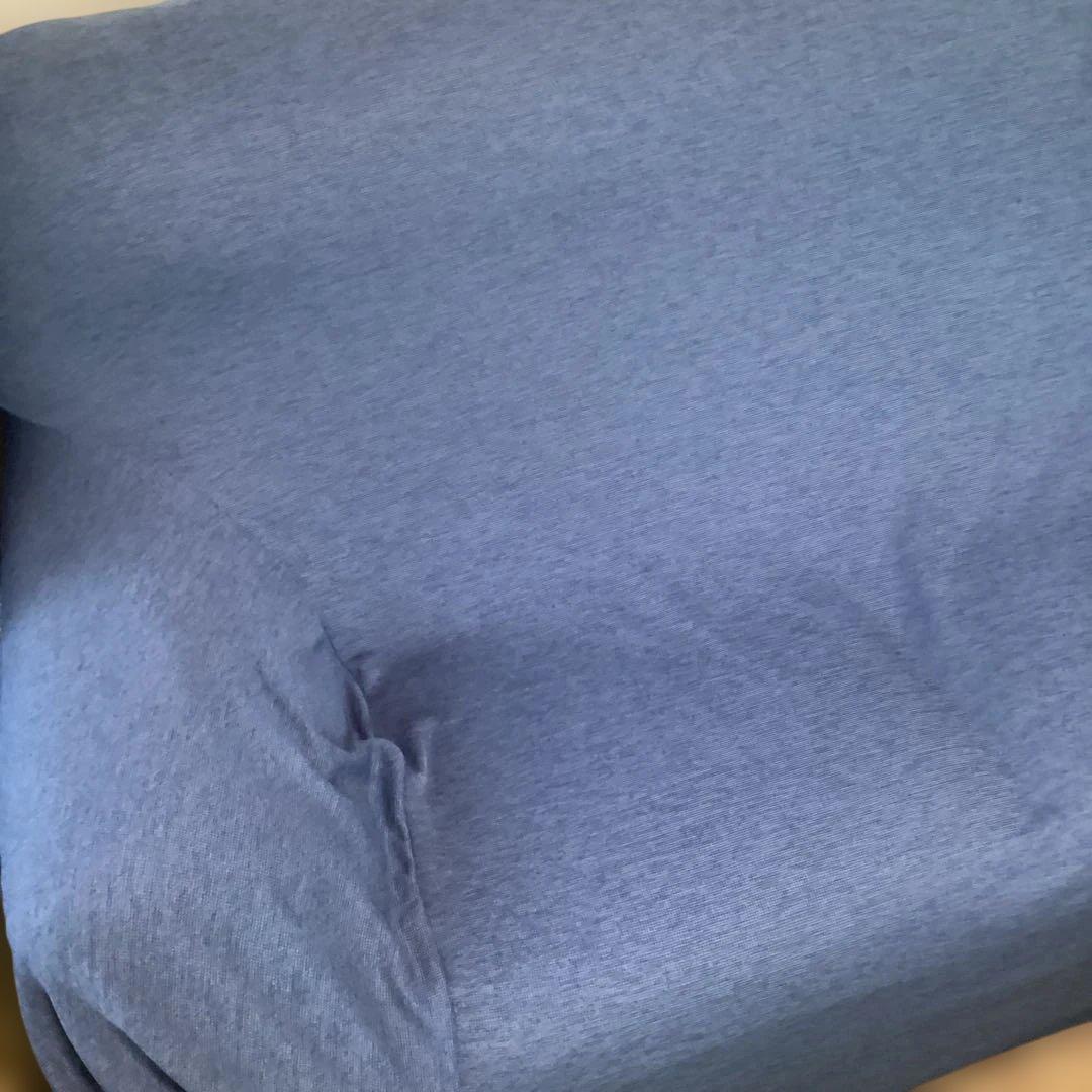 A nuka Onon　黒い2人掛けソファ－　ニトリ